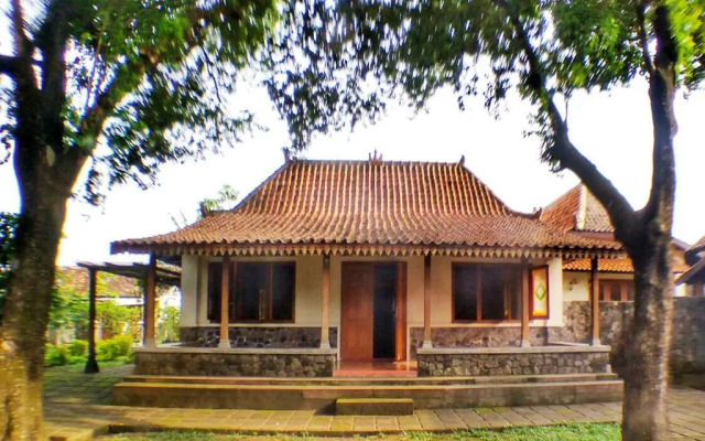 Omah Pitoe Guest House