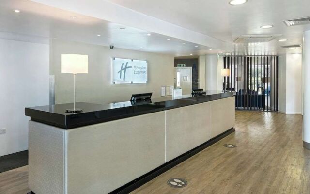 Holiday Inn Express Leigh - Sports Village