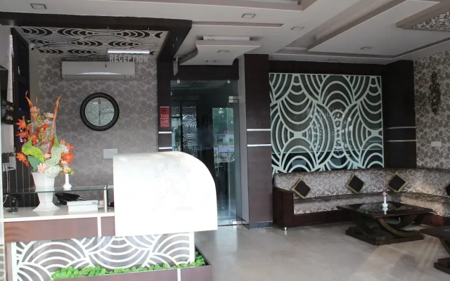 Hotel R K Palace