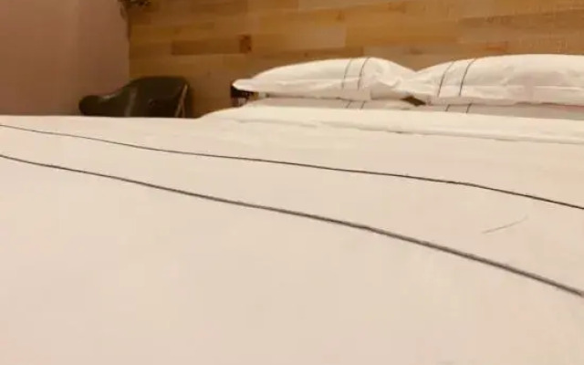 Huayi Hotel