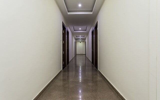 OYO 12475 Hotel Maheshwari