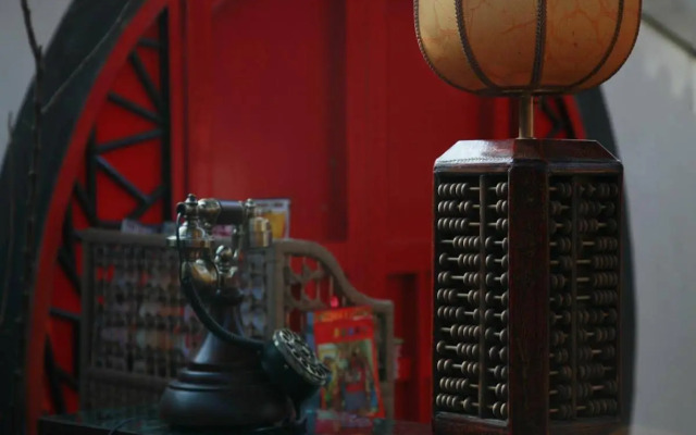 Sitting on the City Walls Courtyard House