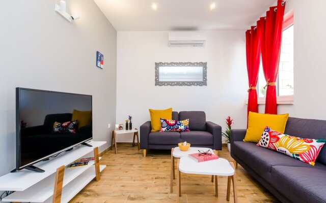 Apartment Moon River