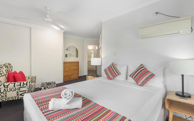 Port Douglas Outrigger Holiday Apartments