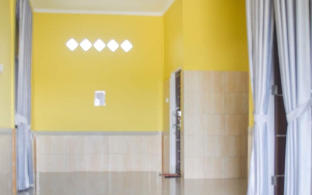 SPOT ON 91463 Obby Guest House