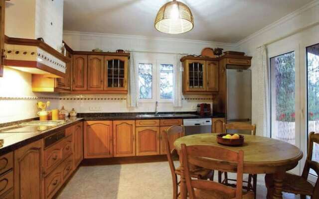 Stunning, Spacious Villa Within Walking Distance of the Charming Village of San Carlos