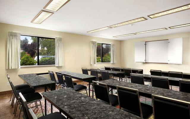 Days Inn Kent WA