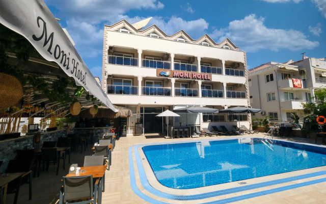 Moni Hotel