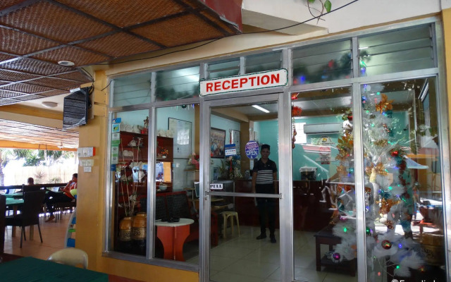 Lost Horizon Beach Dive Resort