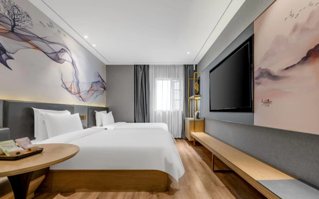 Jitai Hotel (Shanghai Train Station South Square)