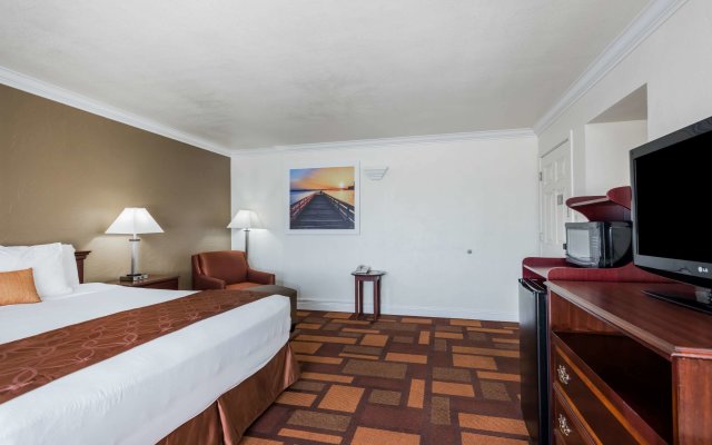 Days Inn & Suites by Wyndham Lodi