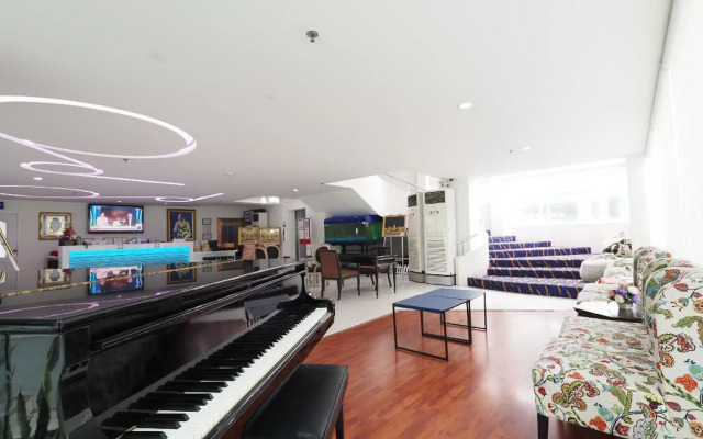 V Verve Service Apartment Hotel