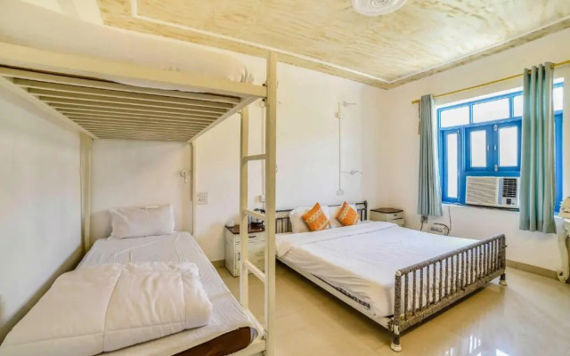 Joey's Hostel
