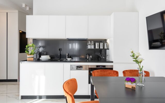 A World Aparts - 12 Viviani