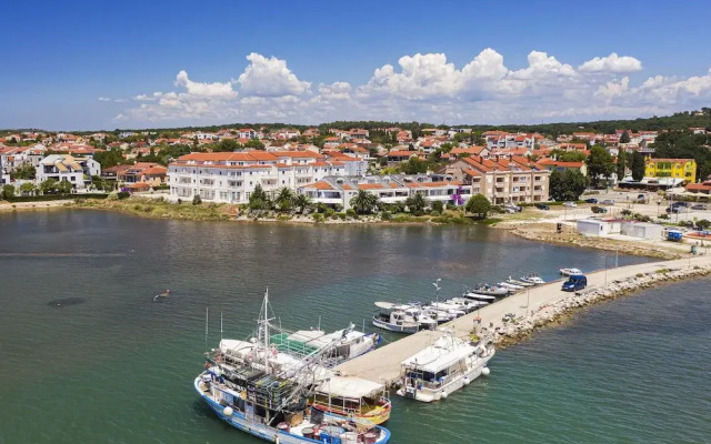 Airconditioned Studio Apartment With Seaview