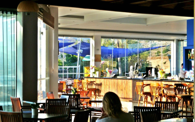 Theo Sunset Bay Hotel