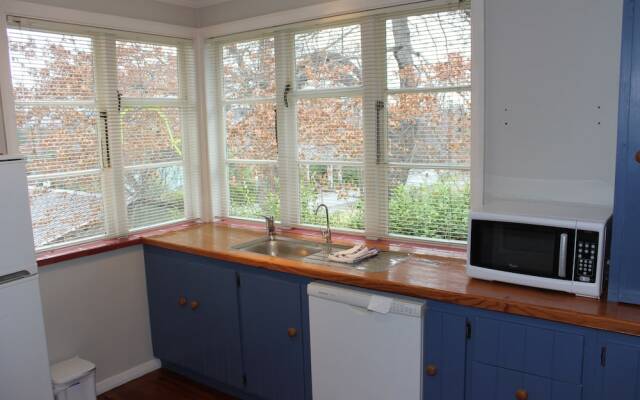 16 Torquay Tce