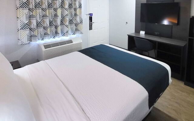 Motel 6 Anaheim, CA - Fullerton East