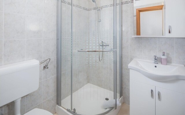 Stunning Home in Rovinjsko Selo With Wifi and 2 Bedrooms