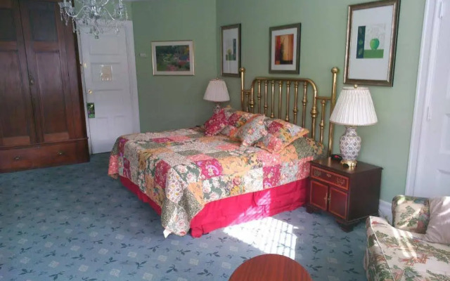 463 Beacon Street Guest House