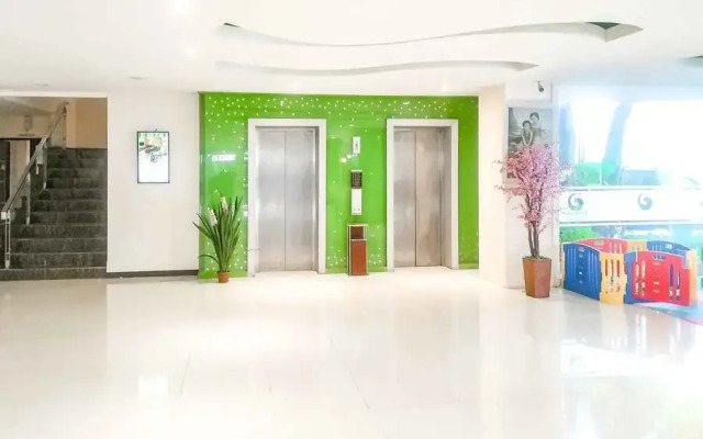 RedDoorz Premium @ Jalan Veteran Bojonegoro