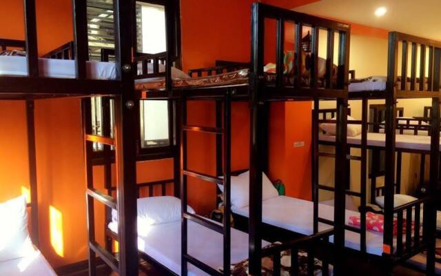Niny Backpackers