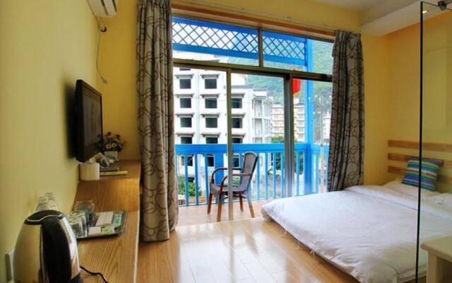 Yangshuo Moonriver Hotel