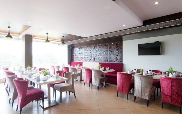 Treebo Tryst KC Manor