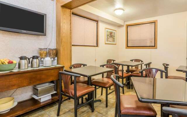 Quality Inn Pell City I-20 exit 158