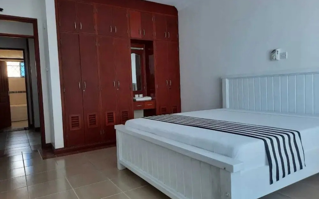 Stay.Plus Queen's Royal Apartments Nyali