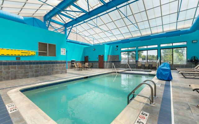 Comfort Suites Southfield/Detroit