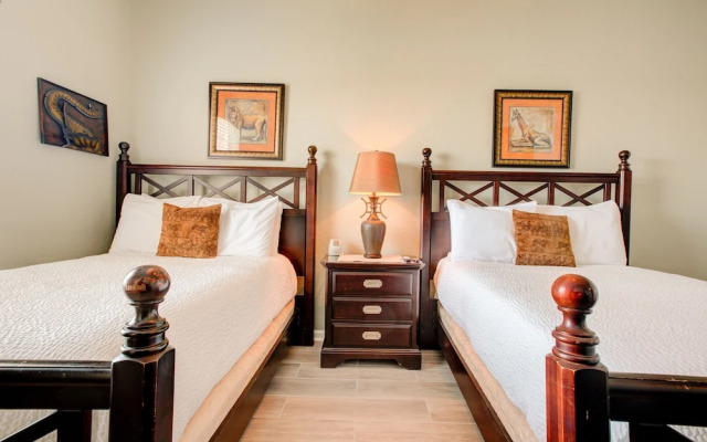 Penthouse w/ Spectacular Lakeview! Near Disney