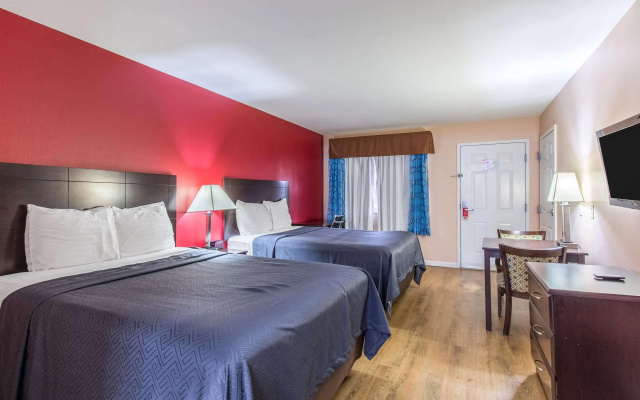 Quality Inn & Suites Bridge City/Orange