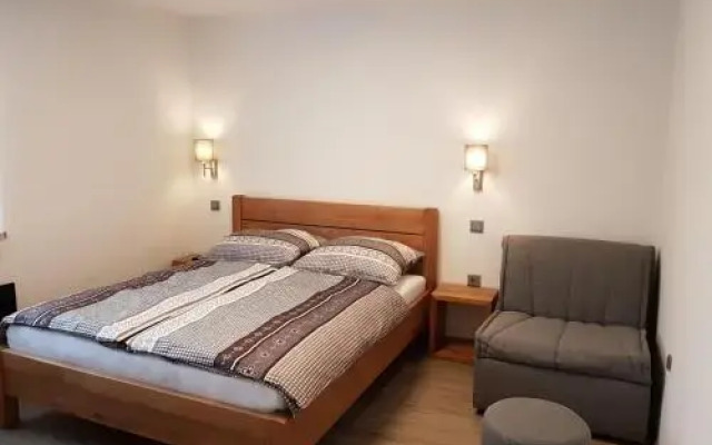 Apartments and Rooms Milena