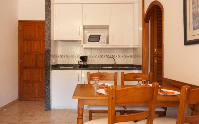 Apartment - 2 Bedrooms with Pool and WiFi - 103218