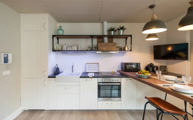 Chezmoihomes Trinidad Deluxe 1