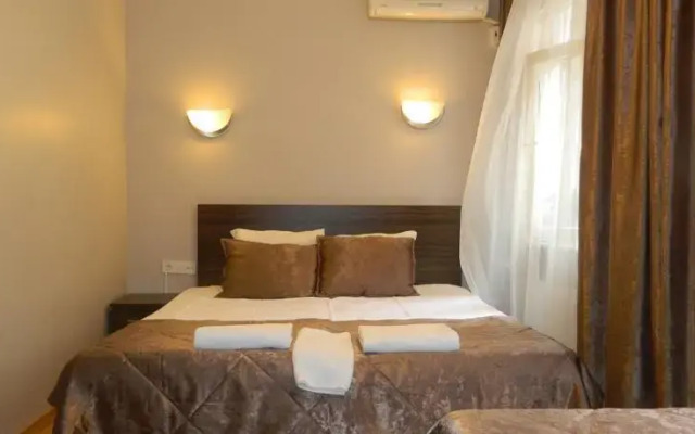Adelya Hotel Old City