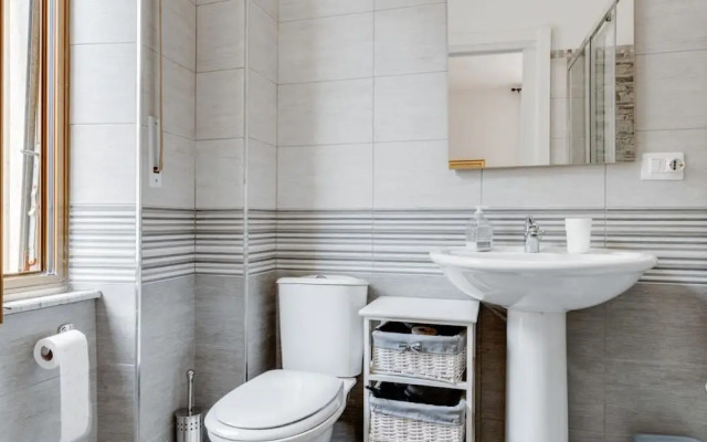 Railway Station Huge & Luminous Apartment x8