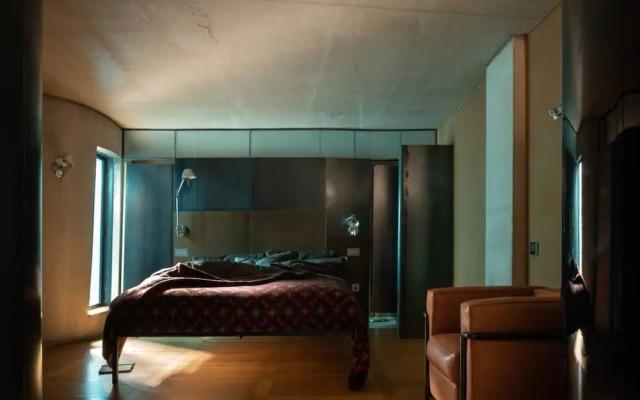 4 Bedroom Architect's Home in Holland Park