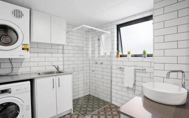 2/56 Lawson Street@Clarkes Beach