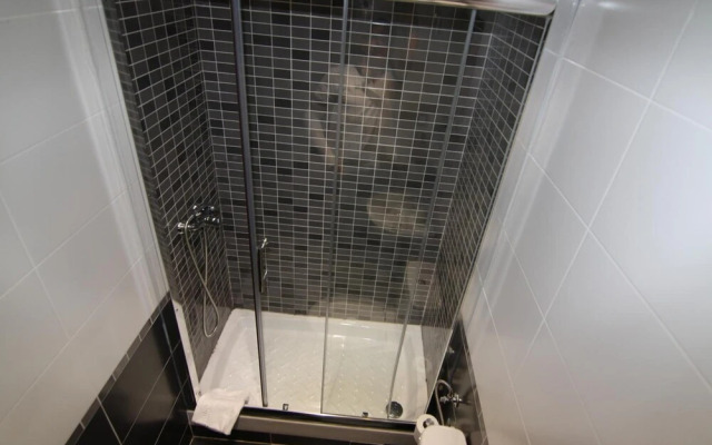 Hostal MH Fuencarral