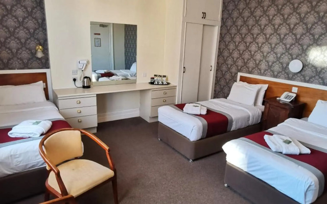 Russell Hotel