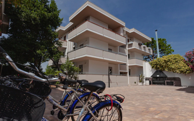 Alluring Apartment in Alba Adriatica near Sea