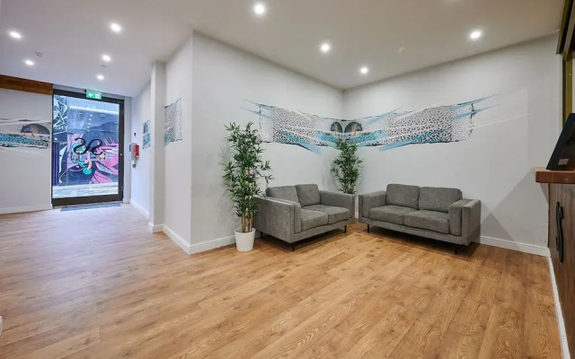 Host Stay Deluxe Studio for Two Sevenstay Apartments