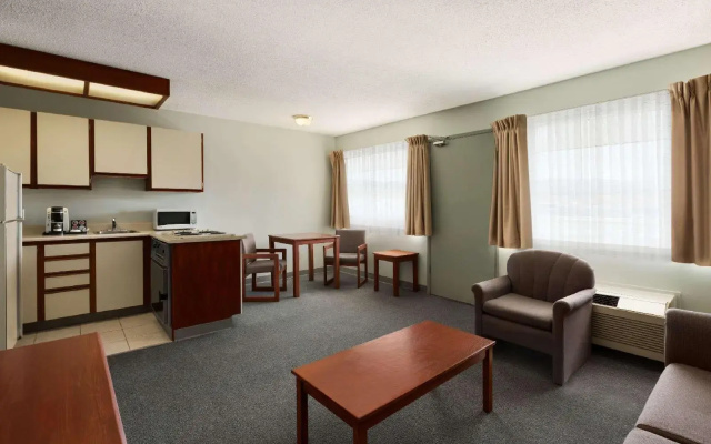 Econo Lodge Inn & Suites Cranbrook