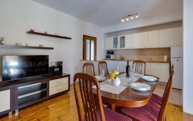 Nena - 10 m From sea - A1