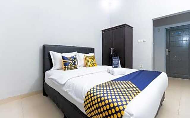 SPOT ON 2433 Pondok Akuanna