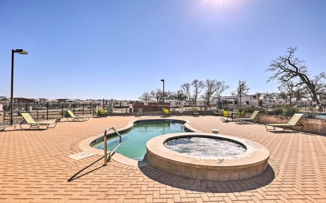 Austin Tiny Home w/ Community Pool & Hot Tub!