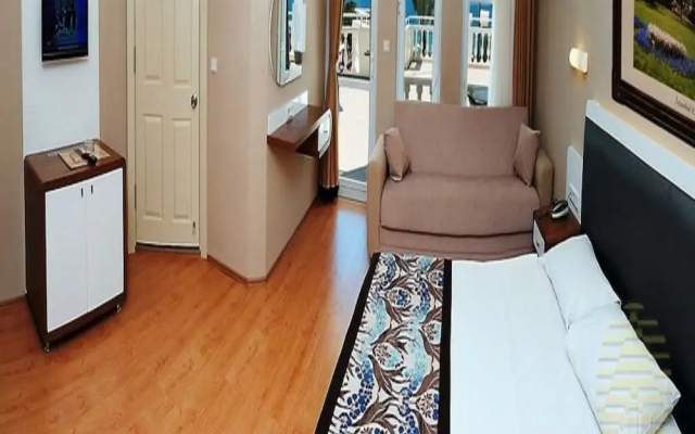 Azak Hotel