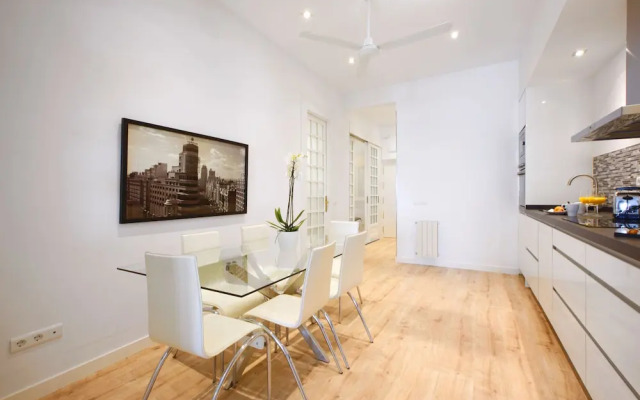 Reina Sofia Boutique - MADFlats Collection